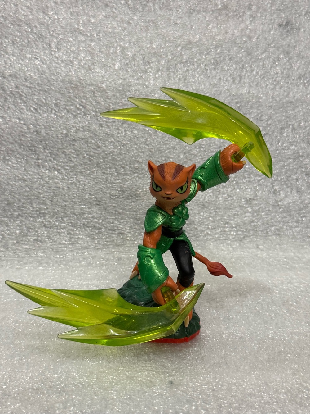 Skylanders Trap Team Trap Master Tuff Luck GameFigure
